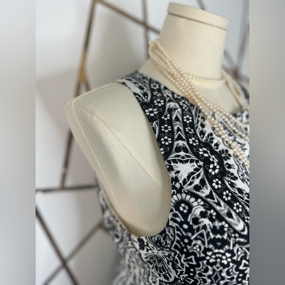 Maggy London Black, White, Purple Ombré A-line Midi Dress Halter Neckline (878) - Picture 13 of 17